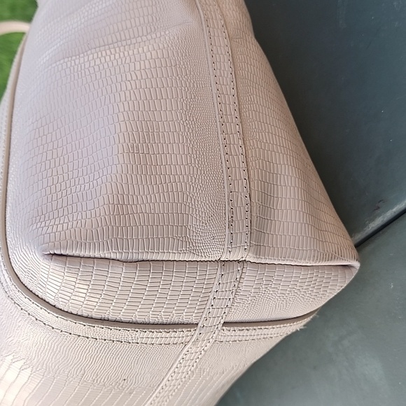 DKNY Croc Embossed Cream Leather Tote Bag with Tag - Picture 6 of 13